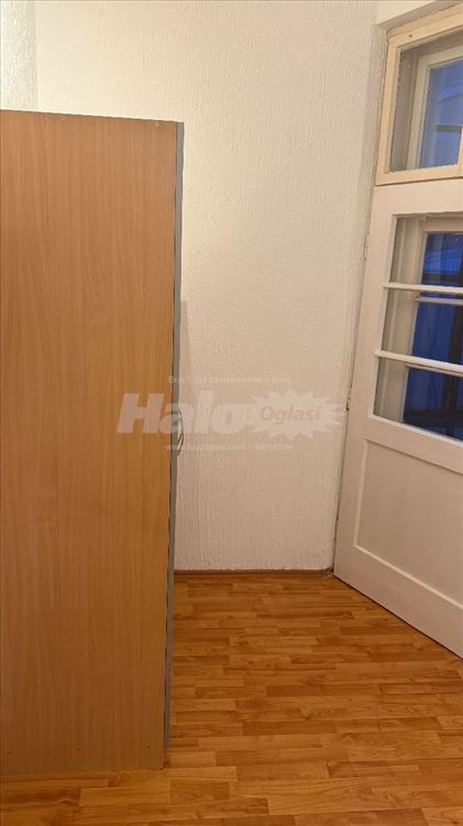 Karadjordjev Trg, Namesten stan — 10