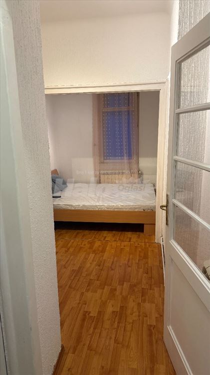 Karadjordjev Trg, Namesten stan — 12