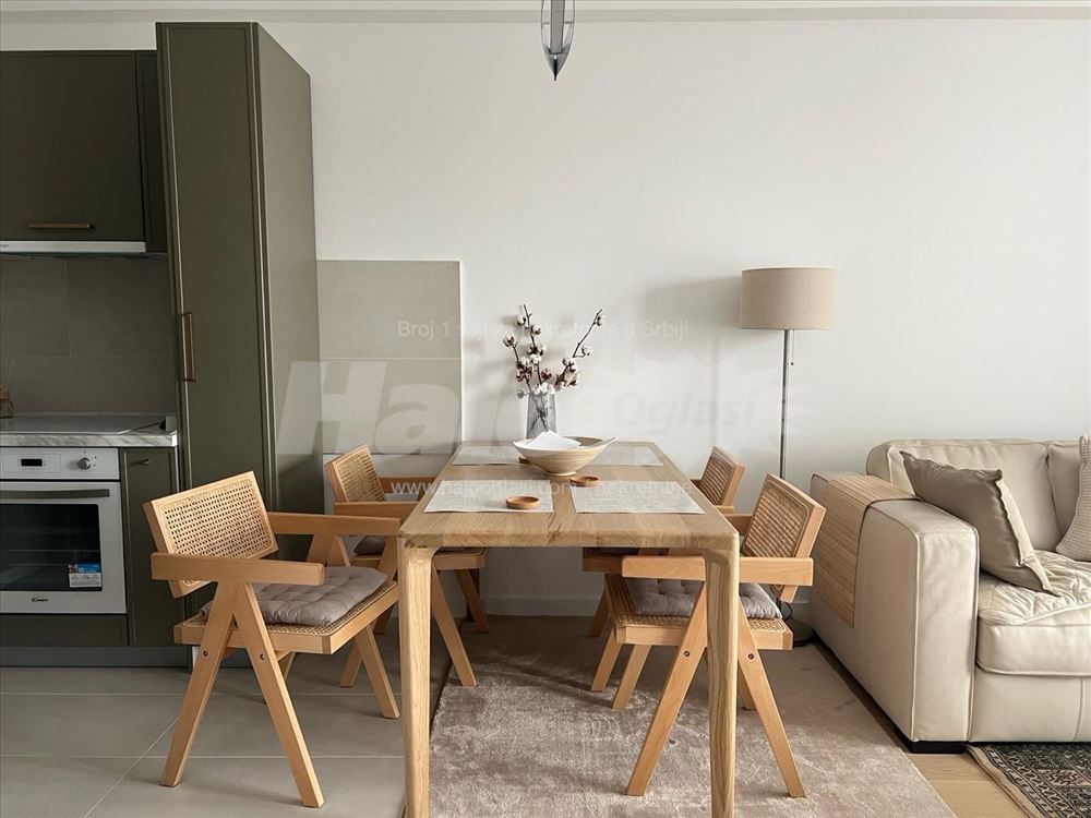 Kdistrict,2 sobe,lux,garaza — 13