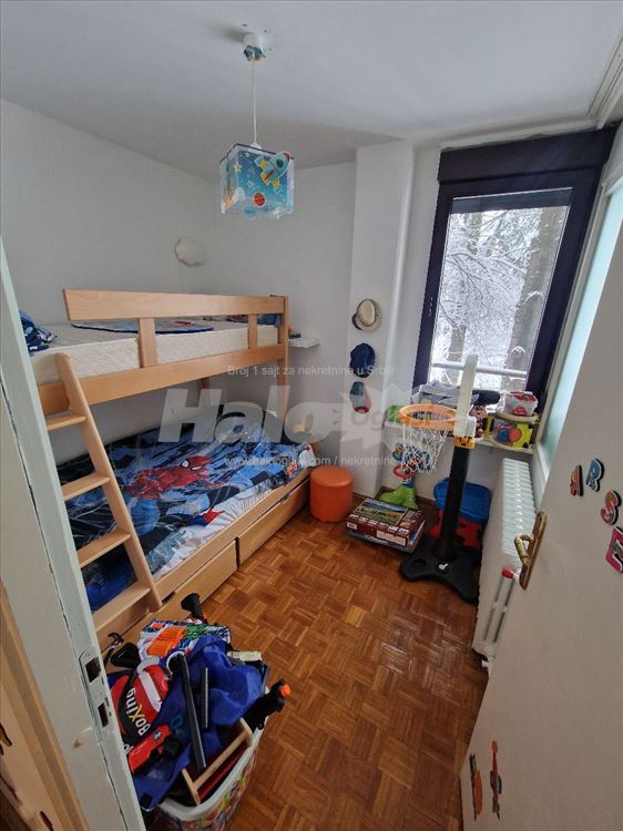 Kedrova, Cerak vinogradi, uknjižen i trostran — 8