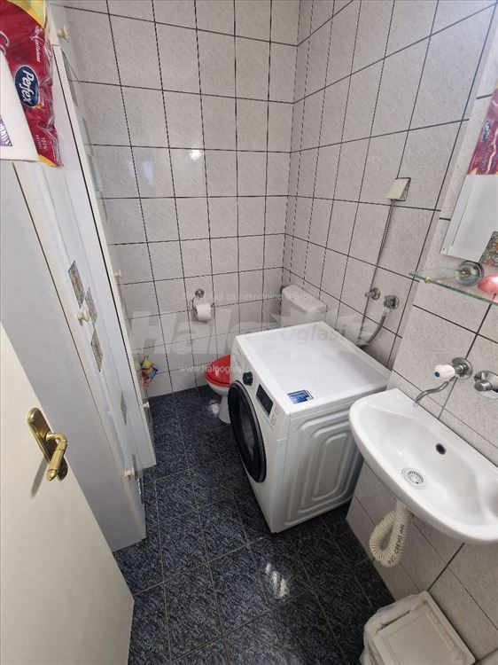 Kedrova, Cerak vinogradi, uknjižen i trostran — 12