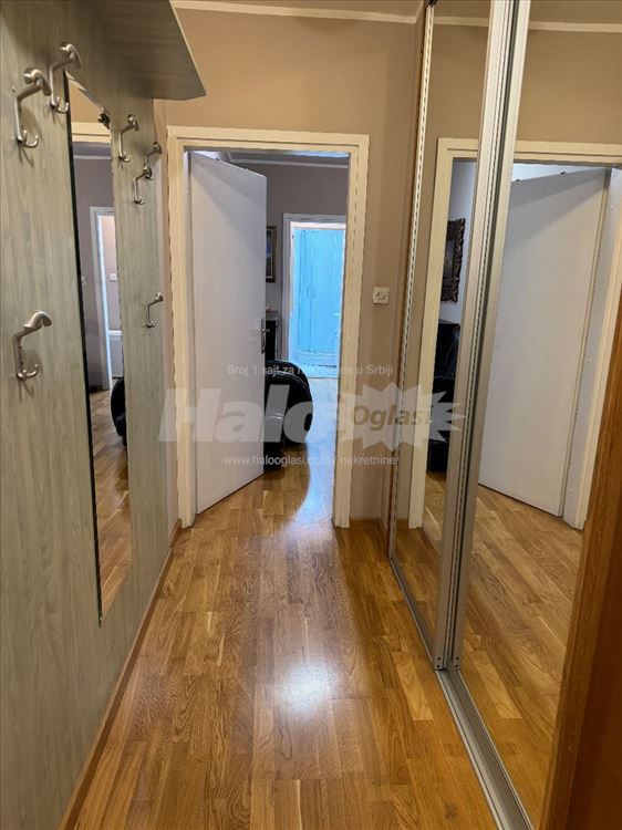 Klare Cetkin 80 m2 skroz namešten — 2