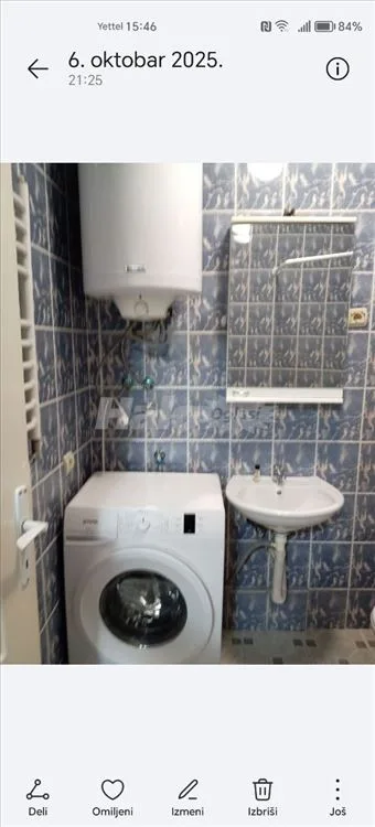 Kneževac preko puta škole — 2