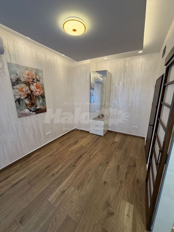 Knez Mihailova 25 — 6