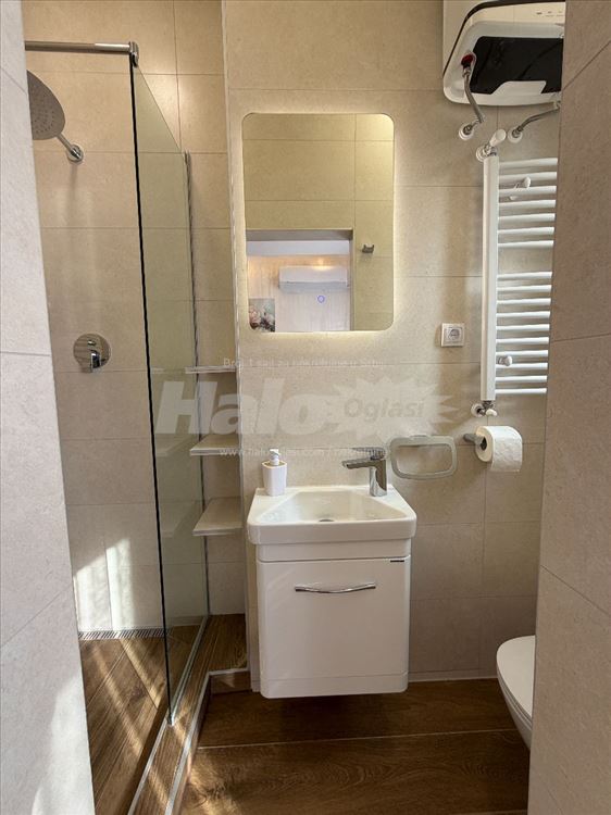 Knez Mihailova 25 — 13