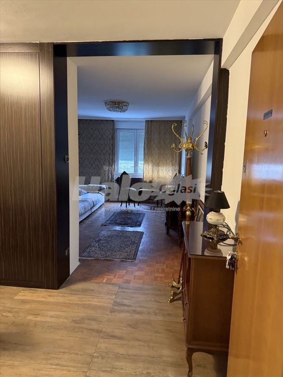 Kod Arene stan, Vlasnik — 5
