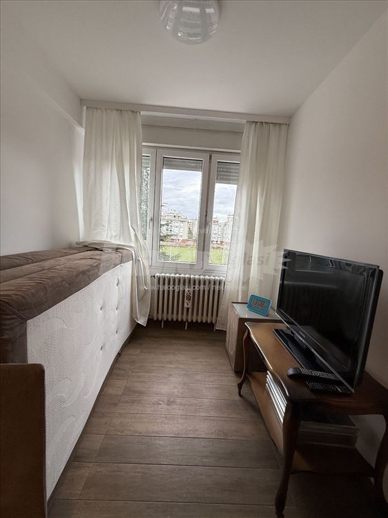 Kod Arene stan, Vlasnik — 12
