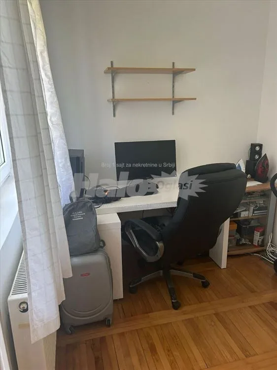 Komforan, renoviran mali stan sa odvojenom sobom — 5