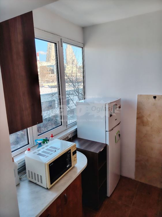 Komforan, renoviran, namešten stan — 7