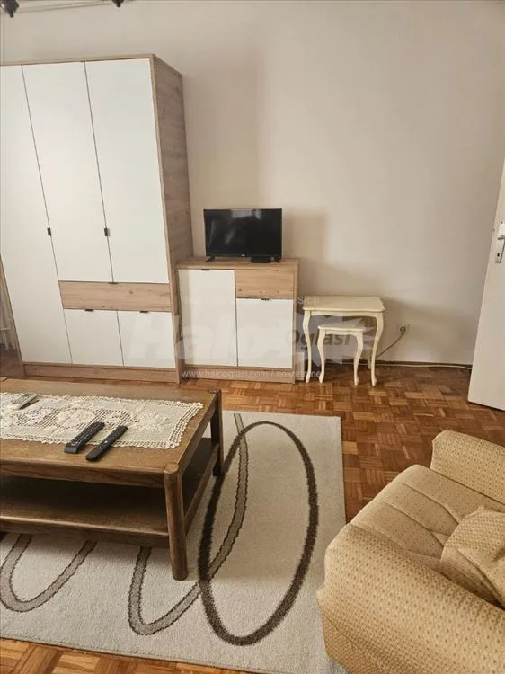 Komforan stan na Banjici 6 — 6