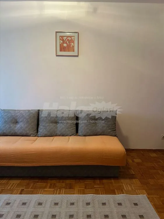 Komforan stan na Banjici 6 — 9
