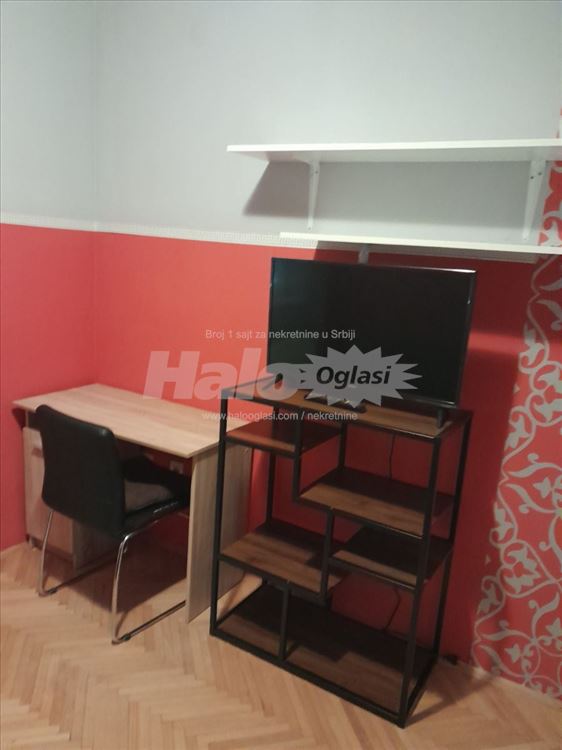 Kompleno namešten stan, na odličnoj lokaciji — 5