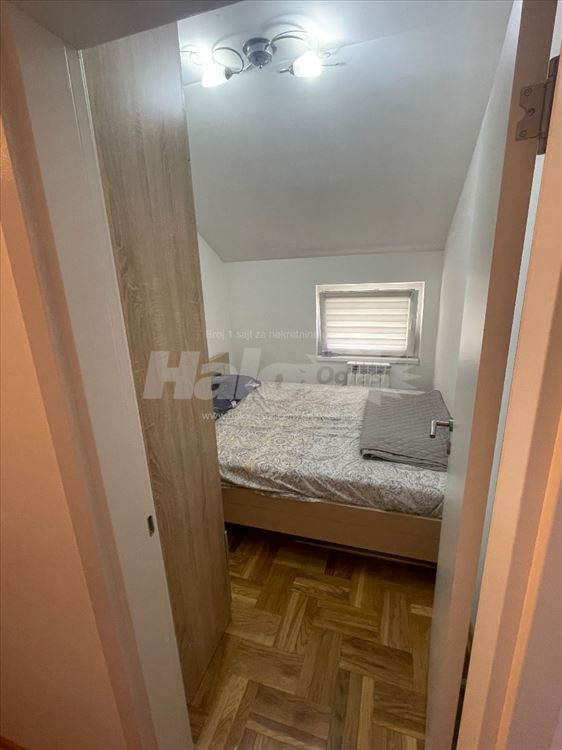 Kompletno namešten 1.5 stan sa parking mestom — 6