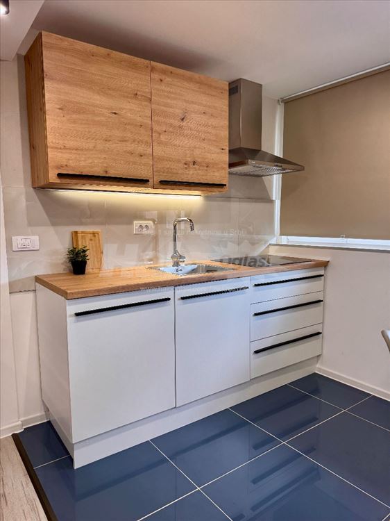 Kompletno namesten porodican stan 50m2 — 5