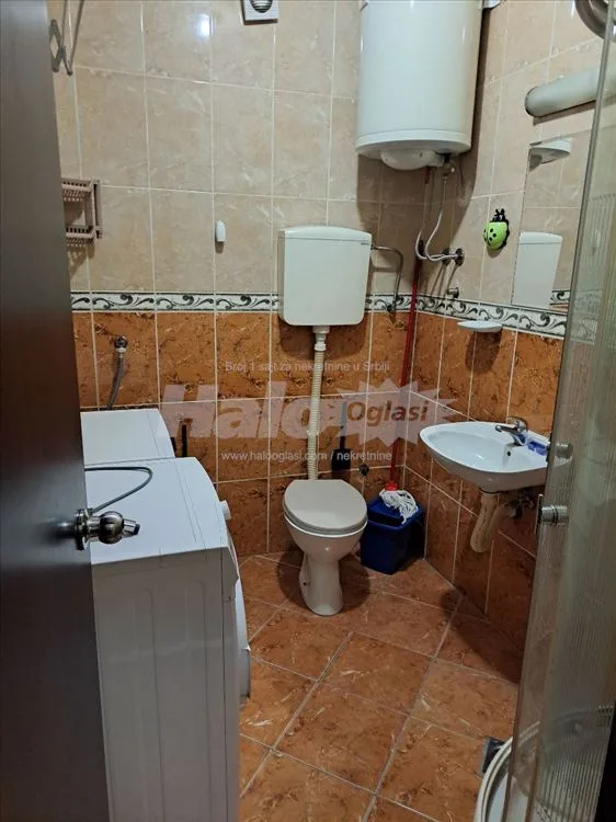 Kompletno nameštena garsonjera – odmah useljiva! — 5