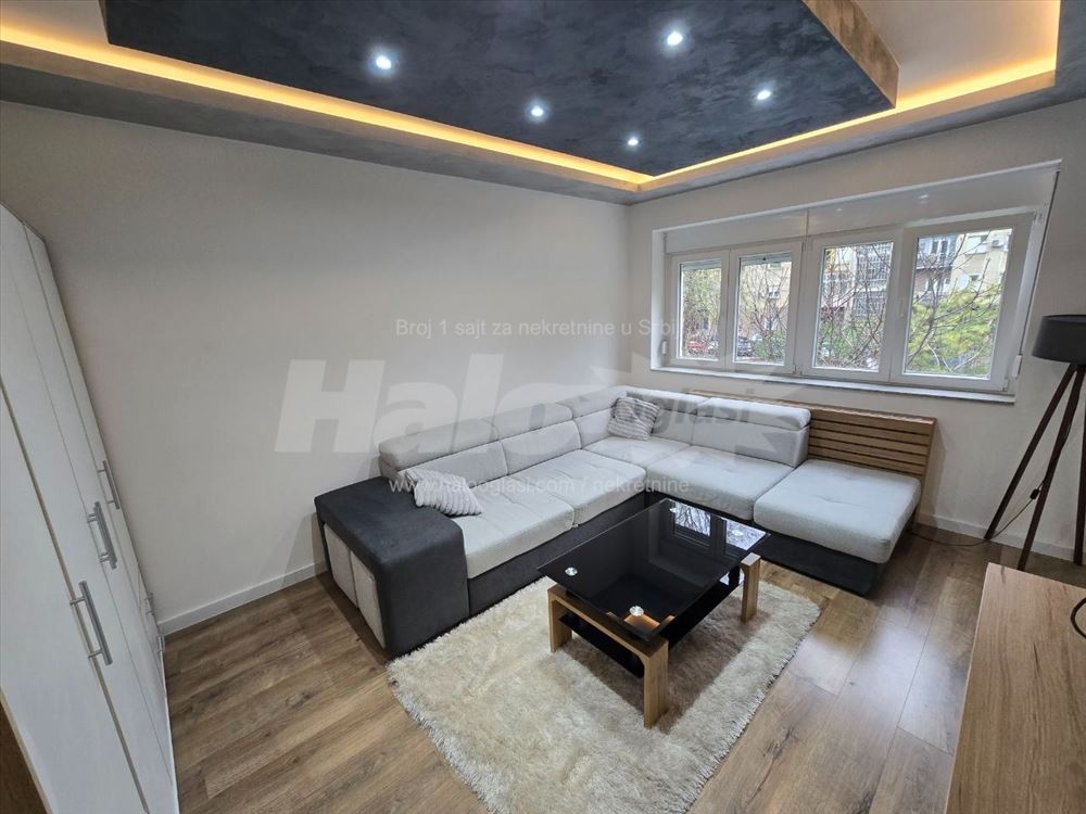 Kompletno opremljen LUX stan 40m2 + terasa — 2
