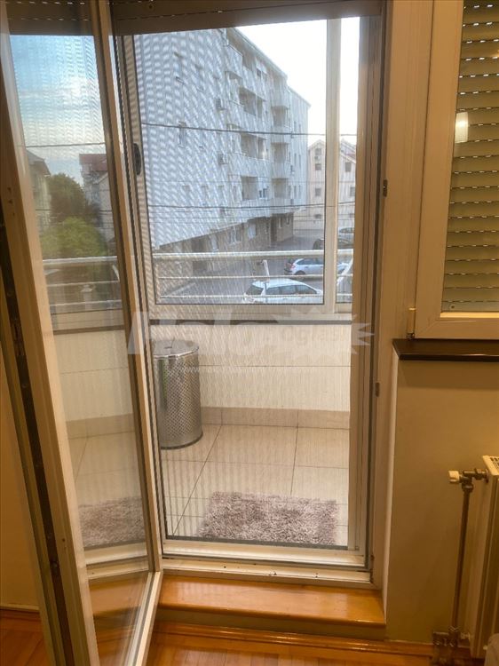 Kompletno opremljen stan, Ledine sa parking mestom — 5