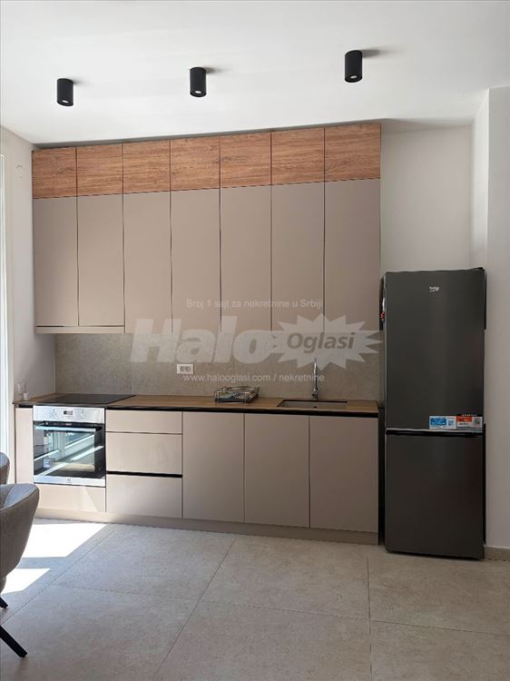 Kompletno opremljena garsonjera, Lekino Brdo — 2