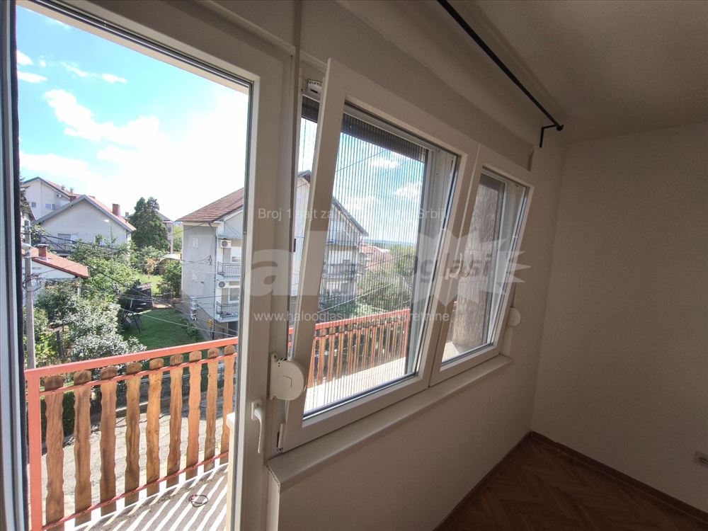 Kompletno renoviran 100m2 — 9