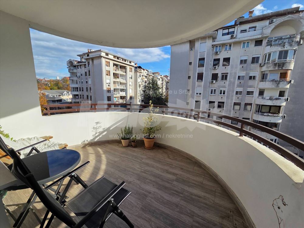 Kompletno renoviran, brzo useljiv — 9