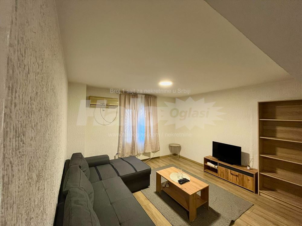 Kompletno renoviran i namešten stan na Altini — 2