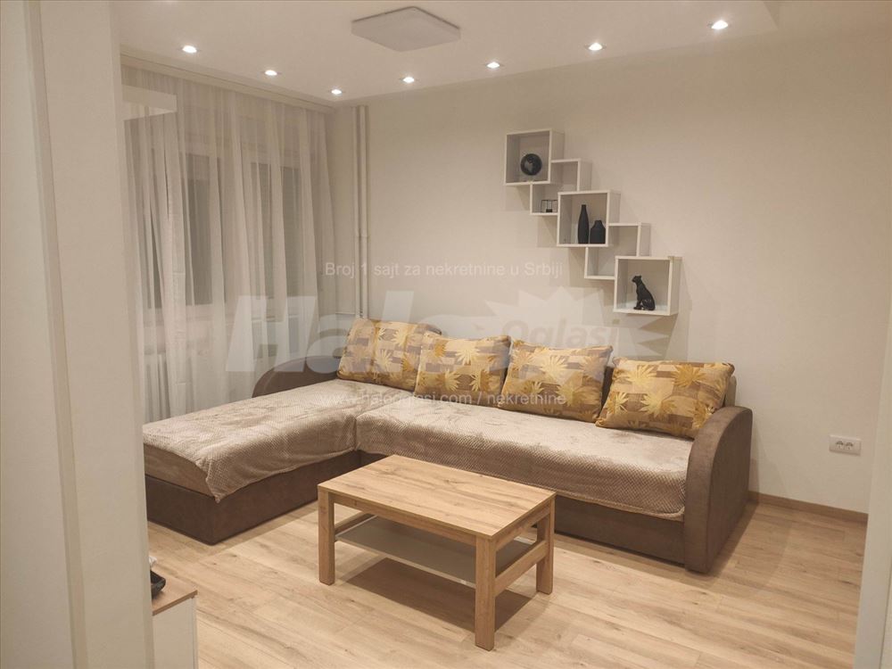 Kompletno renoviran i namešten stan od 67m2, B70 — 2
