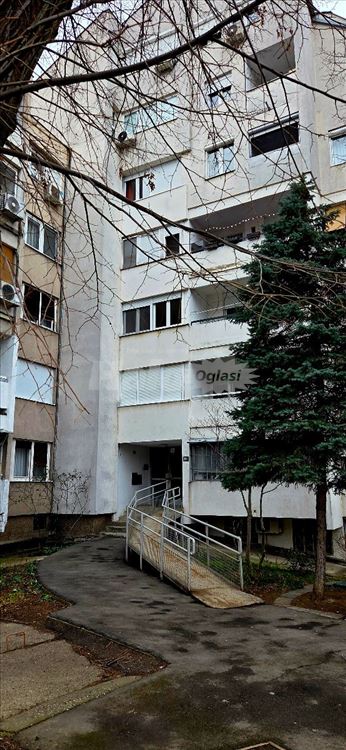 Kompletno renoviran komforan dvosoban stan — 3