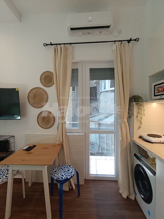 Kompletno renoviran studio u srcu Skadarlije — 9