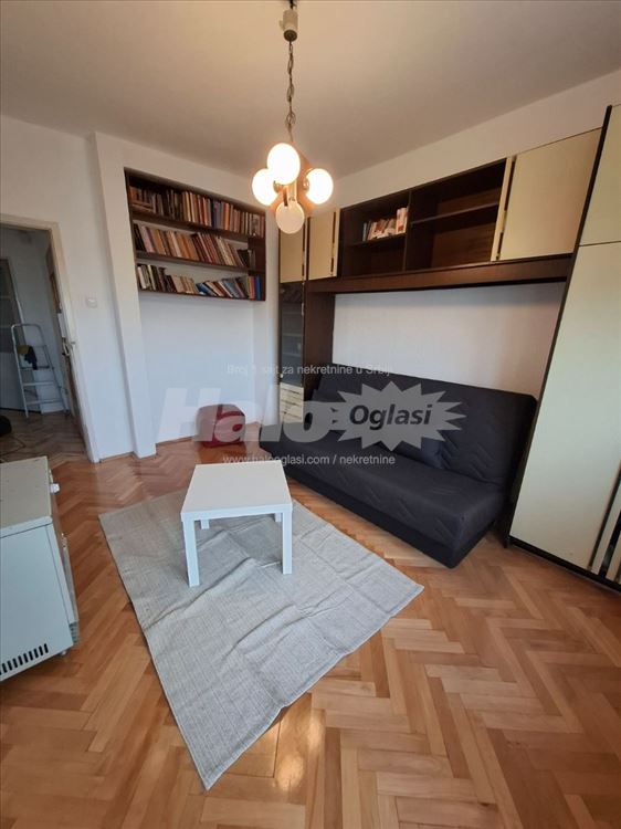 Kompletno sređen trosobni stan — 6