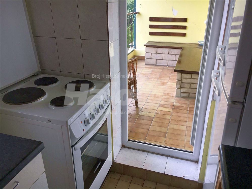 Konjarnik, ugao Ustaničke i Vojislava Ilića — 7