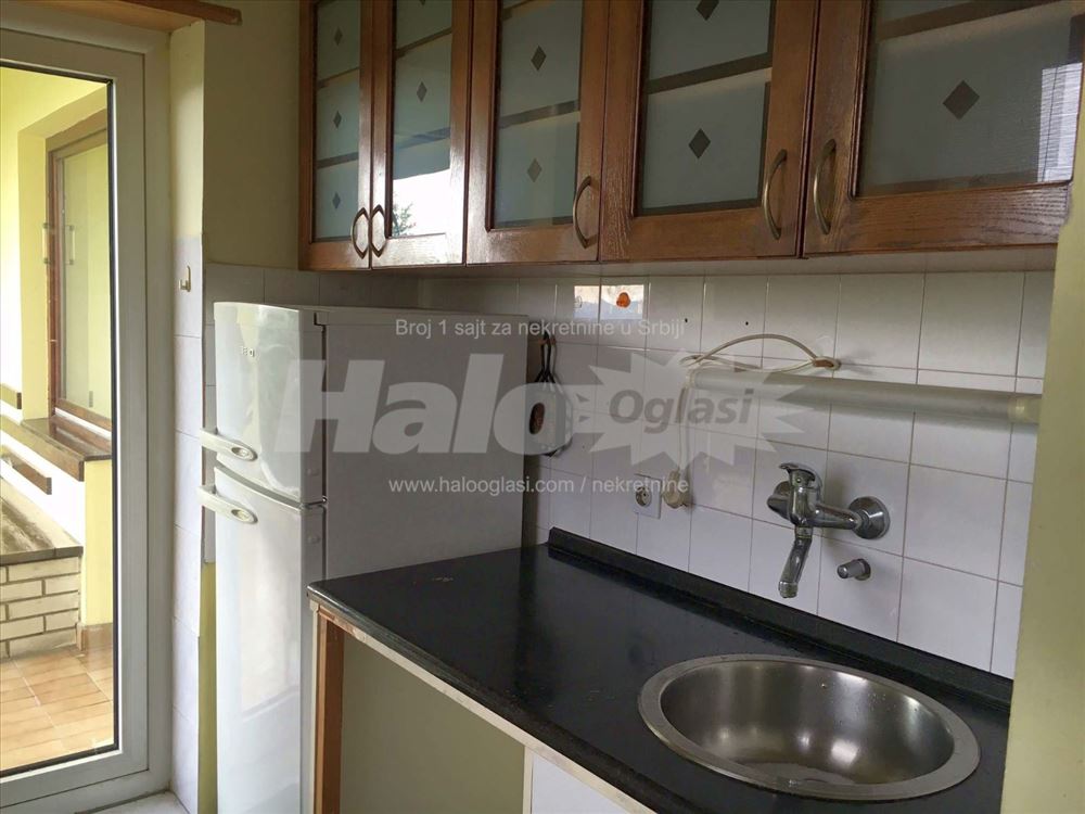 Konjarnik, ugao Ustaničke i Vojislava Ilića — 8