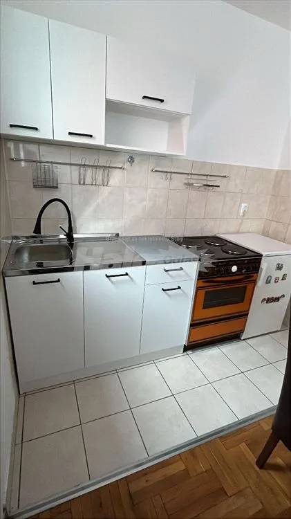 Kotež namešten stan — 2