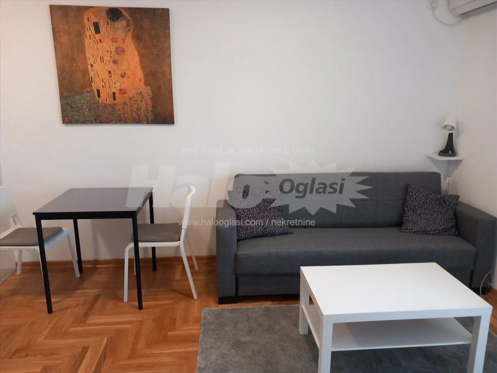 Krnjača, 1,5 ;  Namešten, odmah useljiv — 2