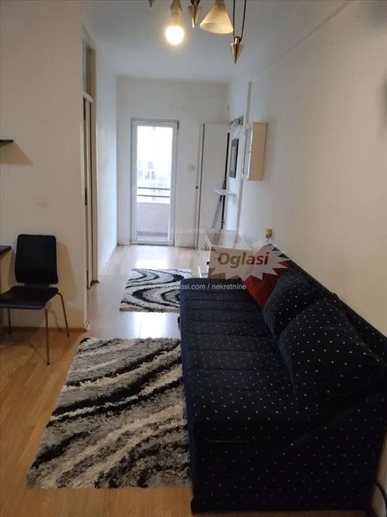 Krnjaca zgrada Moccarta i kafica krug 53M2 — 4