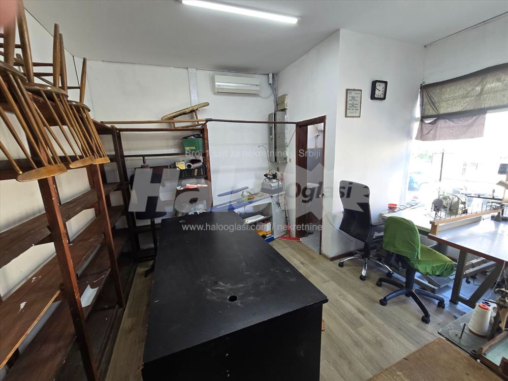 Krojački salon sa mašinama — 2