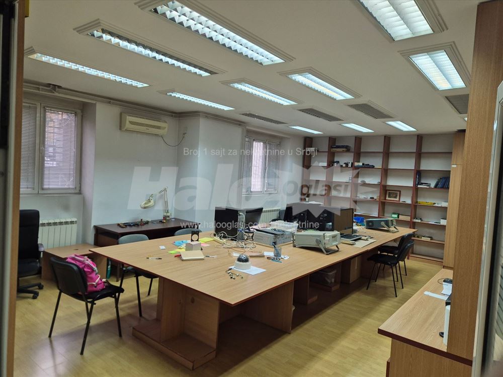 Krunska, kanc, predratna vila, sa zasebnim ulazom — 2