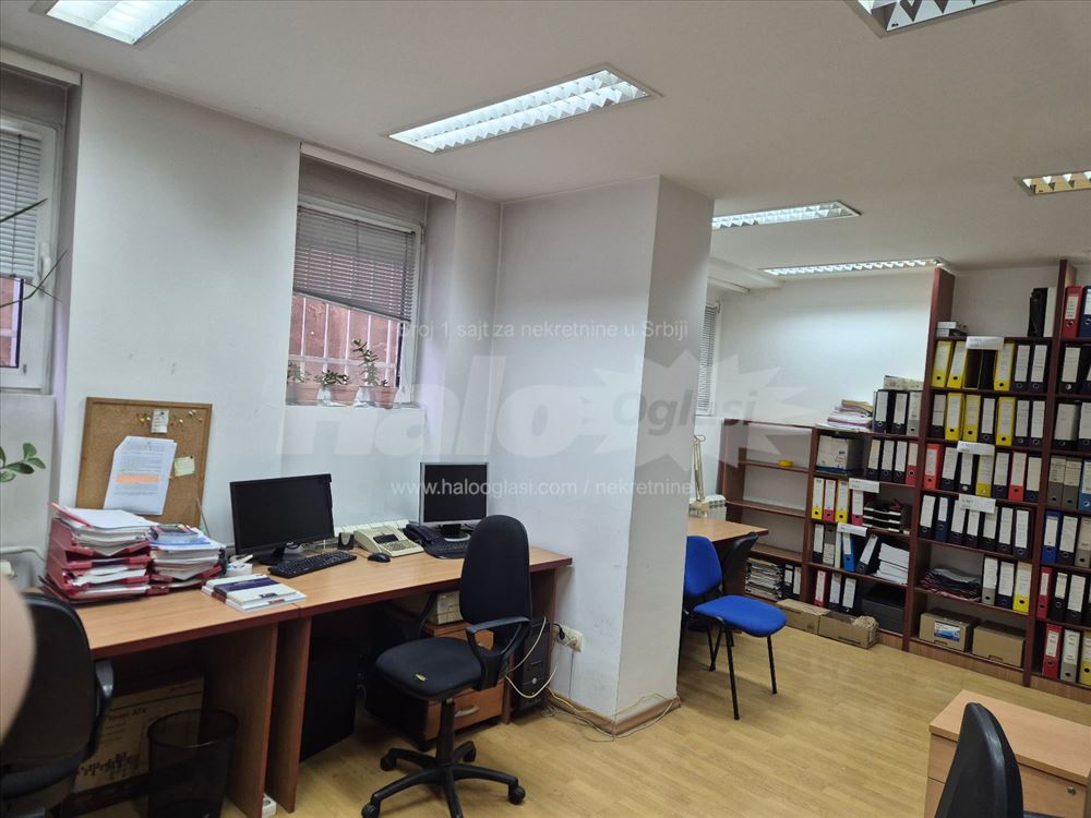 Krunska, kanc, predratna vila, sa zasebnim ulazom — 5