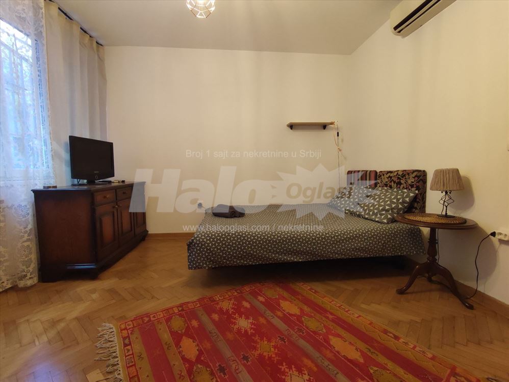 Krunska, Tašmajdan — 10