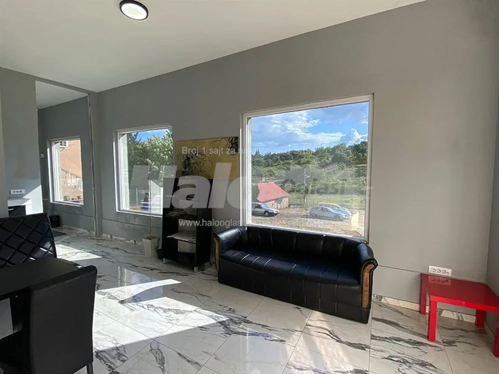 Kuća 290 m² sa poslovnim prostorom, plac 19 ari — 7