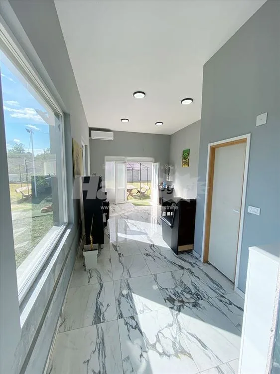 Kuća 290 m² sa poslovnim prostorom, plac 19 ari — 9