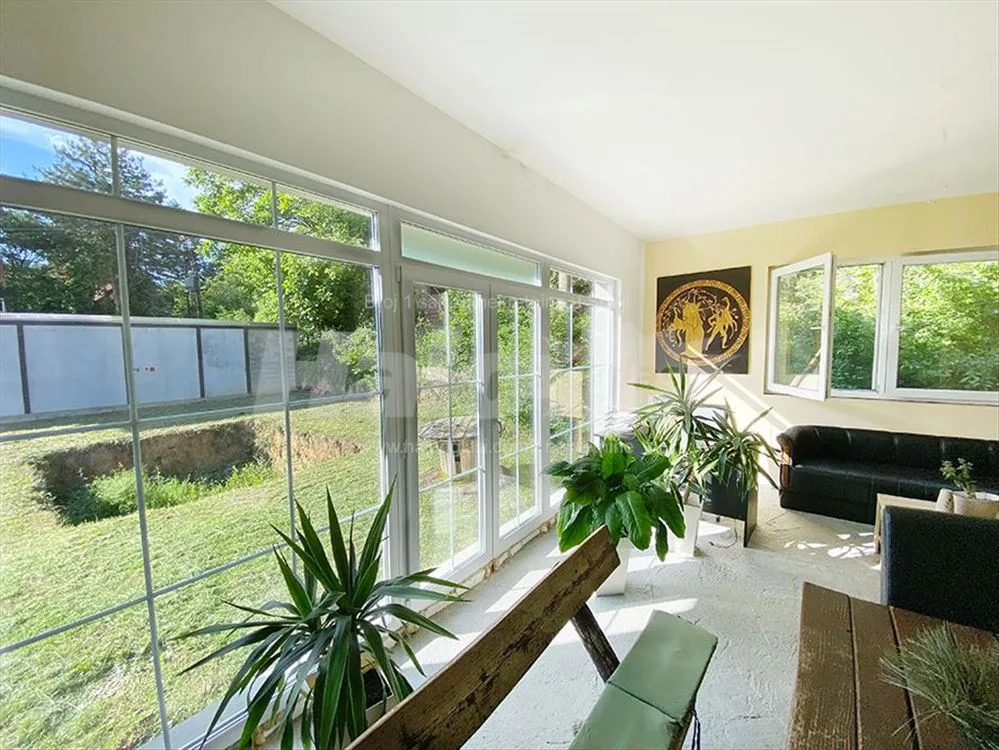 Kuća 290 m² sa poslovnim prostorom, plac 19 ari — 14