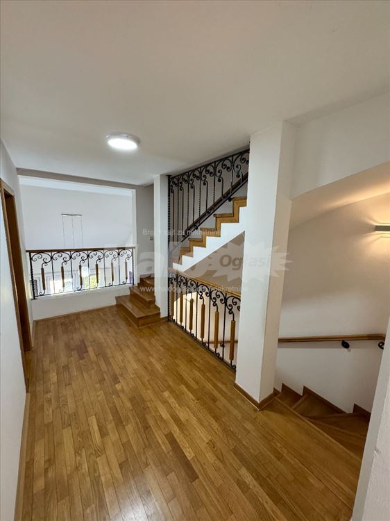 Kuća 320m² za kancelarije / kompanije / IT tim — 14