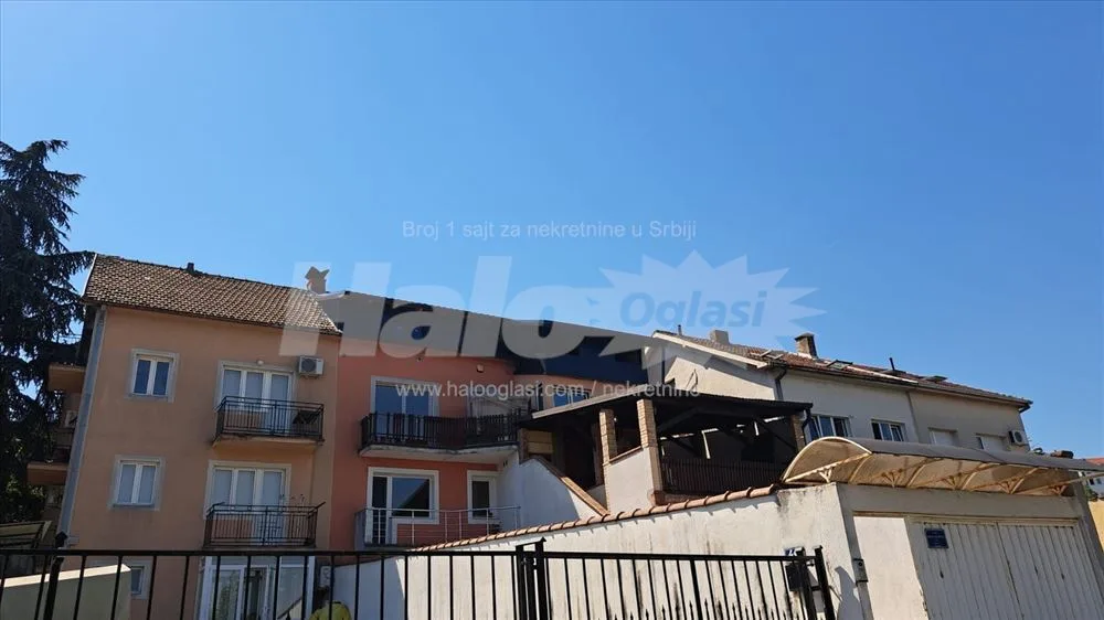 Kuća (480m2) za višečlanu porodicu — 8