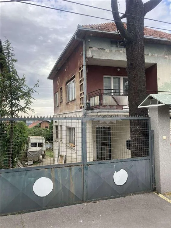 Kuća Banovo Brdo (gornji sprat sa zasebnim ulazo) — 4