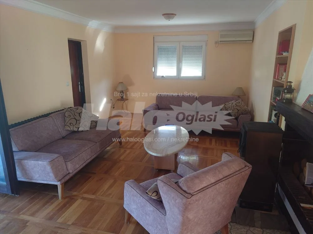 Kuća i dvorište sa bazenom - Guncati — 4