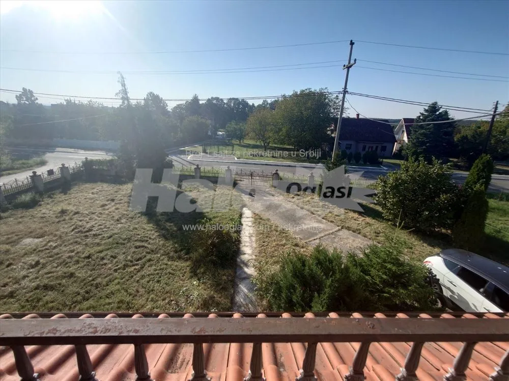 Kuća i dvorište sa bazenom - Guncati — 13