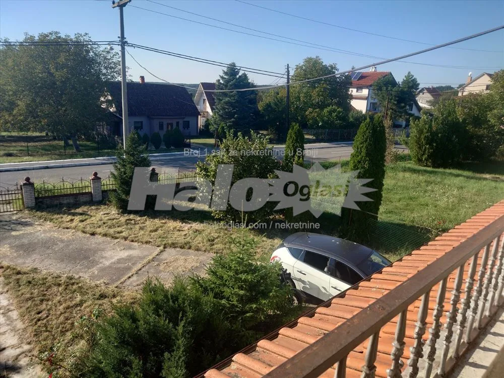 Kuća i dvorište sa bazenom - Guncati — 14
