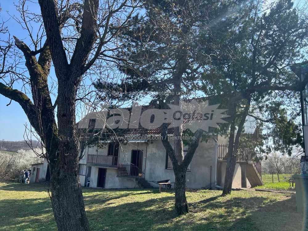 Kuća i okućnica na prodaju — 2