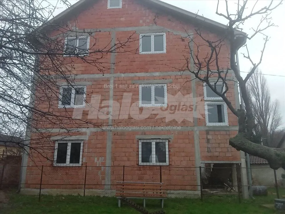 Kuća na prodaju — 3
