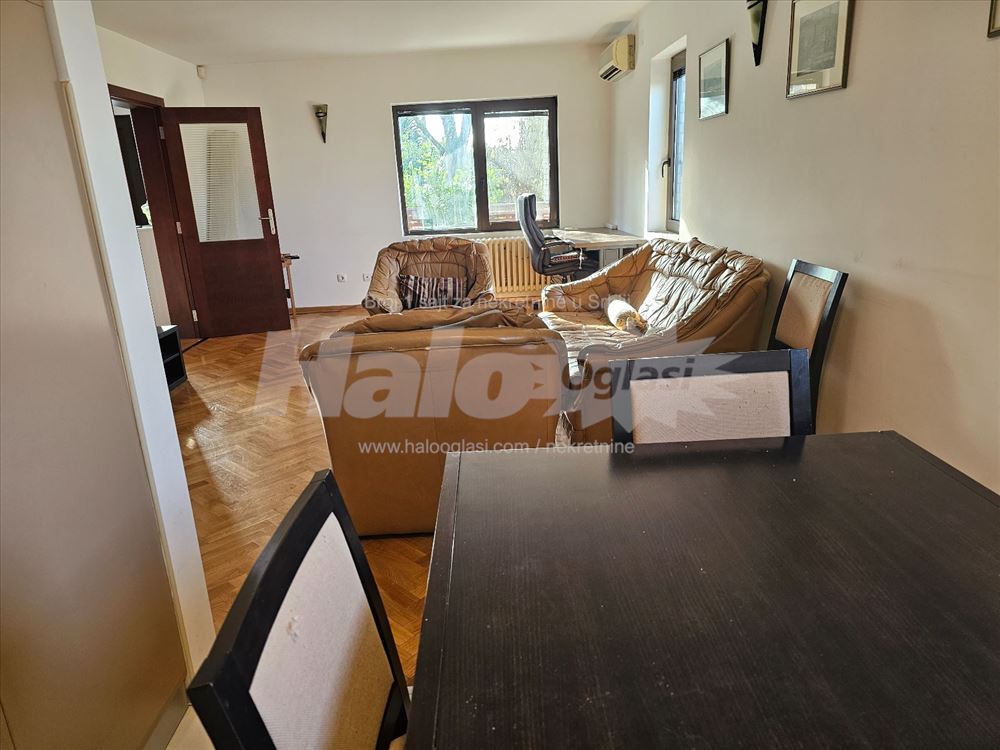 Kuća na prodaju, plac 1 hektar — 7